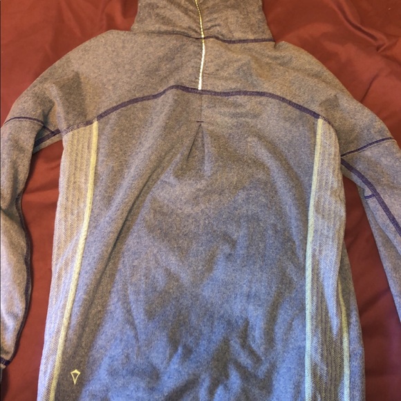 3/$30 Ivivva sweatshirt - Picture 3 of 5